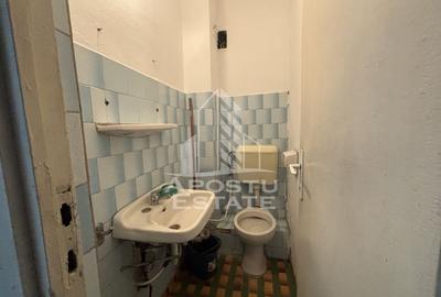 Apartament cu 3 camere si două băi in zona Sagului, decomandat - 9