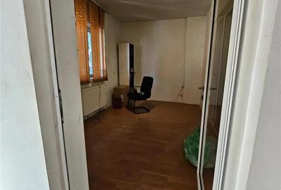 Doua case vecine, cu vad, in Bucure #537;ti, Tineretului, Parcul Carol - 11