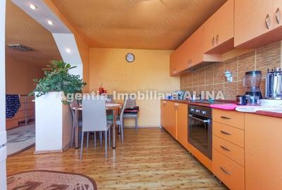 Casă cu 3 camere în Vulcan