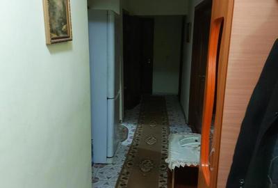 Apartament cu 4 camere decomandat în Roman - 8