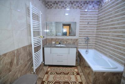 Apartament cu 3 camere decomandat, mobilat în Tractorul - 19