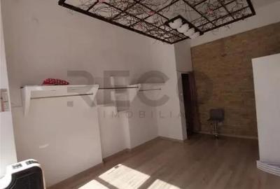 Spațiu comercial, de 21 mp, în Central