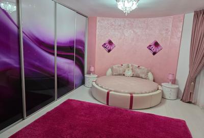 Casă individuală cu 6 camere cu Canalizare în Km 5 - 12