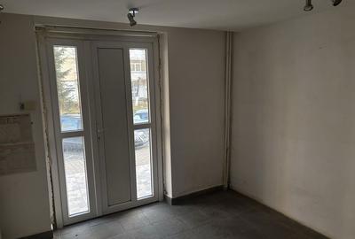 Apartament cu 3 camere decomandat în Mărăței - 2
