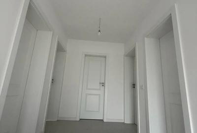 Casă cu 5 camere cu Teren 305 Mp în Remetea Mare - 10