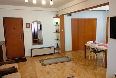 Chirie, 2 camere, mobilat, utilat, Transilvaniei. 300 E. Comision 0 - 5