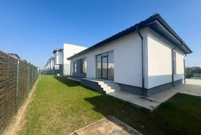 Casă cu 4 camere cu Teren 300 Mp în Tunari - 2