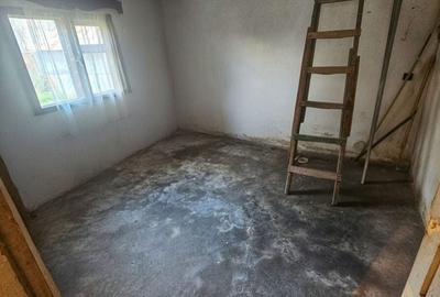 Casă cu 4 camere în Teișani - 15