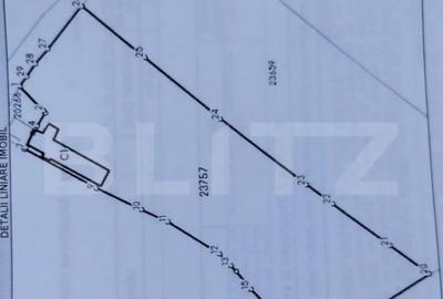 Casă cu 7 camere cu Teren 6700 Mp în Central - 6