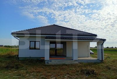 Casa de vanzare, cu 3 camere,138 mp, zona Amati - 2
