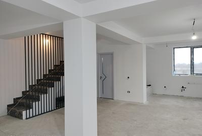 Casă cu 6 camere cu Teren 200 Mp în Balotești - 2