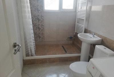 Spațiu comercial, de 83 mp, în Central - 4
