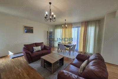 Un refugiu pe doua niveluri spa?iu, lumina ?i lini?te deasupra ora?ului