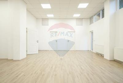 Casă individuală cu 6 camere cu Teren 300 Mp în Blumăna - 12