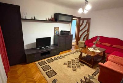 Apartament cu 3 camere decomandat în Rovine - 1