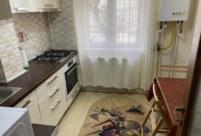 Apartament cu 3 camere semidecomandat în Central - 1