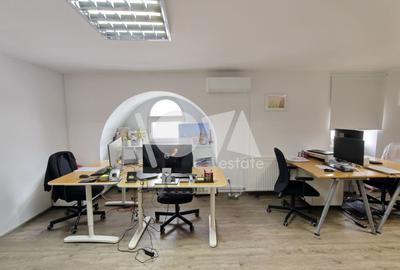 Apartament cu 11 camere decomandat în P-ța Sfinții Voievozi - 2