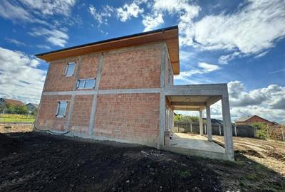 Casă cu 4 camere cu Teren 420 Mp în Săsar - 2