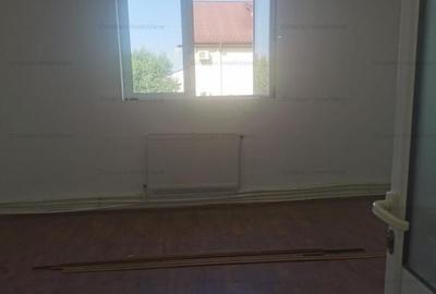 Casă cu 5 camere cu Canalizare în Central - 10