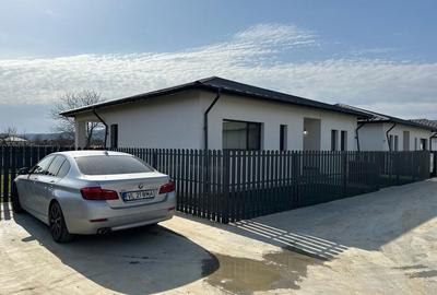 Casă cu 3 camere cu Teren 1100 Mp în Bujoreni - 2