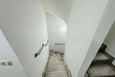 Casă cu 7 camere cu Canalizare în Chiajna