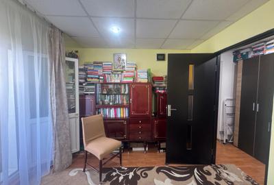 3 cam, 72 mp, 2 bai, 2 balcoane, etaj 4 cu acoperis, str. Arcului - 11