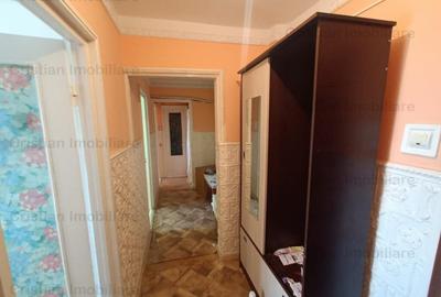 Apartament cu 3 camere decomandat în Viziru 3