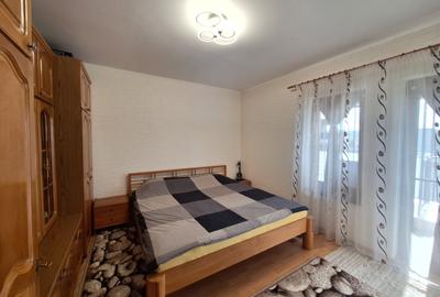 Apartament cu 3 camere semidecomandat, mobilat în Florești - 11