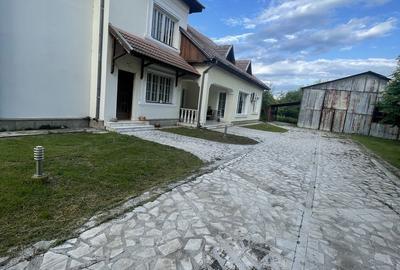 Casă cu 4 camere în Central - 1