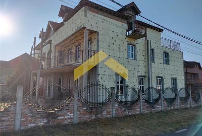 Casă individuală cu 7 camere în Fântânele - 2