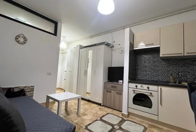 Garsonieră nedecomandată, mobilată în Universitate