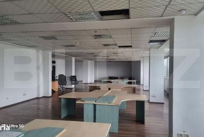 Spațiu comercial, de 1,600 mp, în Central - 3