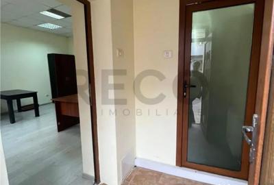 Spațiu comercial, de 65 mp, în Central - 2