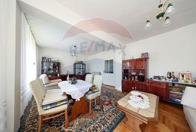 Vila cu 4 camere de vanzare in zona Florilor - 2