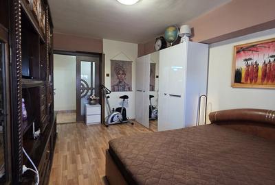 Apartament cu 4 camere decomandat în Calea București - 6