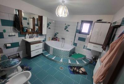 Casă cu 3 camere cu Teren 300 Mp în Gherăiești - 13