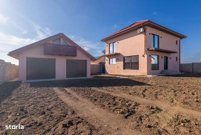 Casă cu 4 camere cu Garaj în Corbu - 2