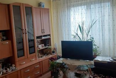 Apartament cu 2 camere decomandat în Apărătorii Patriei - 1