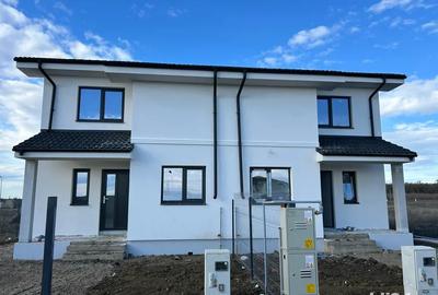 Duplex in Mo?ni?a, PROPRIETAR, bucatarie inchisa, 91 mp utili, 107.000 Euro (nu se percepe TVA) - 1