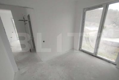 Casa 111 mp,pe 2 nivele cu 4 camere,570 mp teren,zona Valea - 3