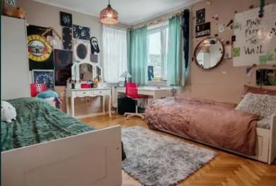 Apartament cu 3 camere decomandat în Brașovul Vechi - 2