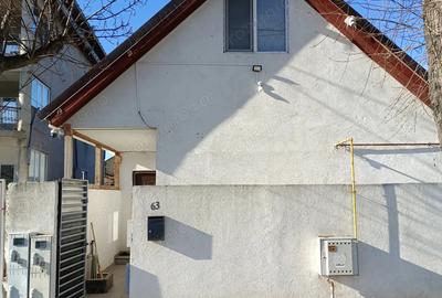 Casa de vanzare parte de duplex, Navodari, 2 Grupuri Sanitare, 90 mp utili, Gaze - 2