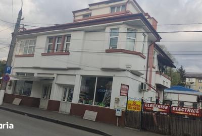 Casă cu 5 camere cu Teren 60 Mp în Ultracentral - 1