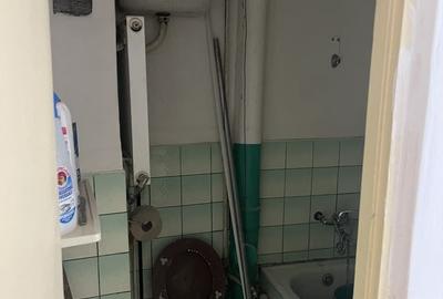 Apartament cu 3 camere nedecomandat în Micro 1