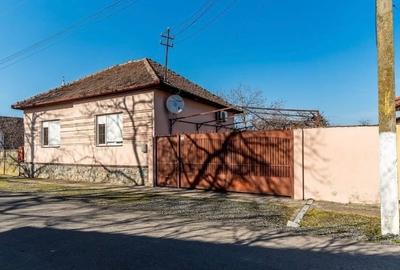 Casă cu 4 camere în Vladimirescu