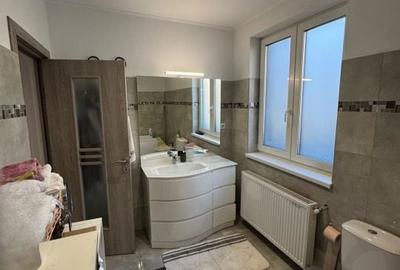 Casă cu 7 camere cu Teren 670 Mp în Recea - 8