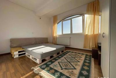 Apartament cu 4 camere decomandat în Aeroport - 2