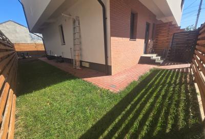 Casă cu 5 camere cu Canalizare în Sud - 2