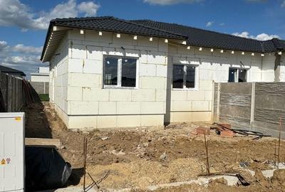 Duplex cu 3 camere cu Canalizare în Moșnița Nouă - 2
