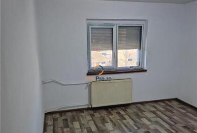 Apartament 2 camere decomandat etaj 3 zona Plavat 2 Giroculu - 1